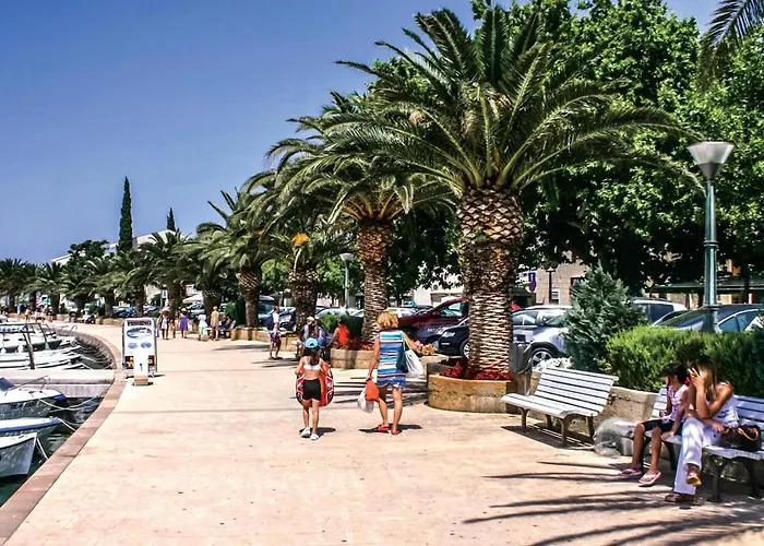 30 Hébergement de vacances *